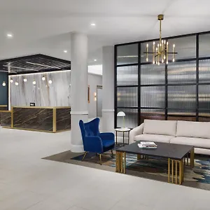 Doubletree By Hilton Center Hotel